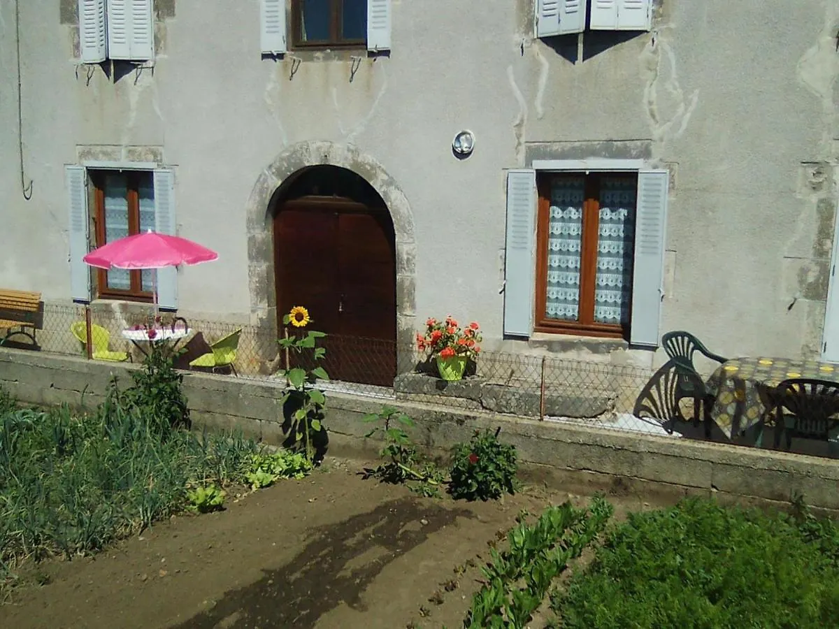 Gite Chaleureux Avec Jardin, Proche De Salers, Activites Nature Et Sports D'Hiver, Wi-Fi Inclus - Fr-1-742-372 Drugeac 0*,